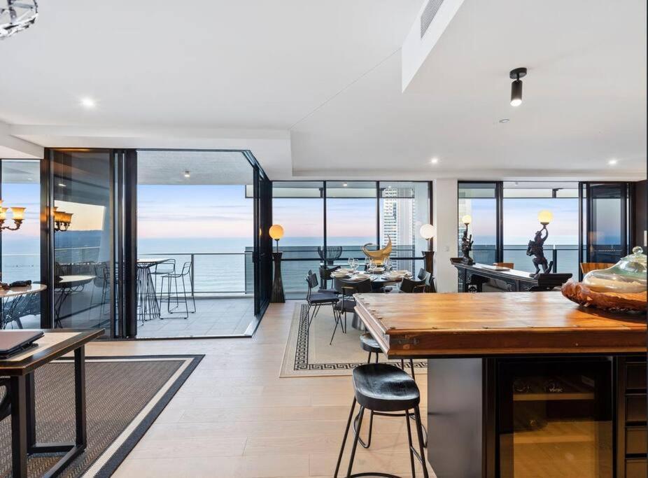 Exclusive Circle On Cavil Sub-Penthouse Luxury Apt - Hosted By Coastal Letting Gold Coast Exterior photo